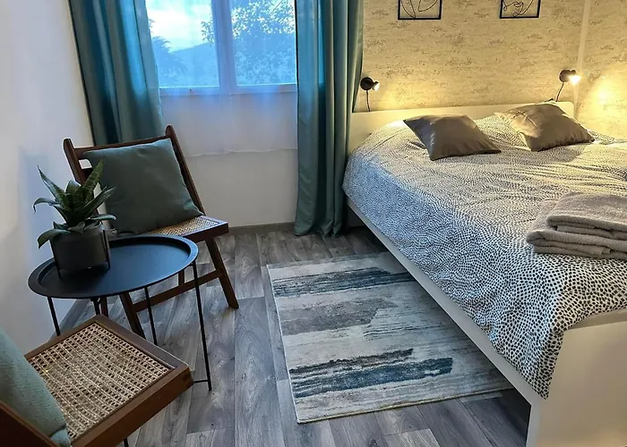 度假居 Olivia Vendeghaz *